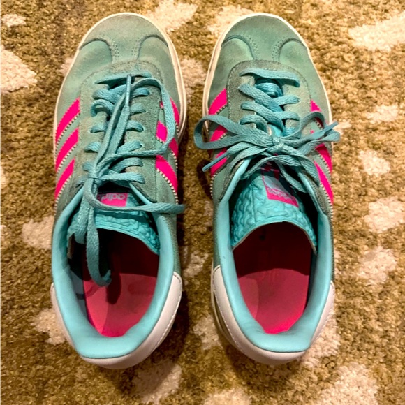 Adidas Women's Gazelle Aqua and Pink Sneakers Size 5 - Picture 2 of 9